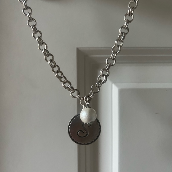 John Wind with Silver S” Charm and Pearl Necklace - Picture 1 of 9